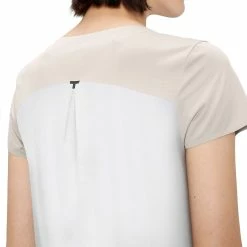 On | Women's Performance-T - Pearl 13 On | Women's Performance-T - Pearl -True Motion Sales Store 202.01022 W On Performance T backdetail