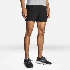 Brooks | Men's Sherpa 5" Short - Black 12 Brooks | Men's Sherpa 5" Short - Black -True Motion Sales Store 211332001 M brooks sherpa5inshort modelfront2
