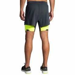 Brooks | Men's Run Visible 5" 2-in-1 Short 13 Brooks | Men's Run Visible 5" 2-in-1 Short -True Motion Sales Store 211405044 M Brooks RunVisible52 in 1Short back