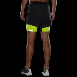 Brooks | Men's Run Visible 5" 2-in-1 Short 11 Brooks | Men's Run Visible 5" 2-in-1 Short -True Motion Sales Store 211405044 M Brooks RunVisible52 in 1Short backdark