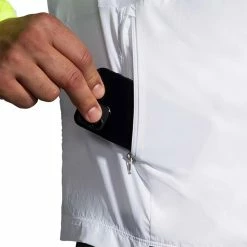 Brooks | Men's Run Visible Convertible Jacket 20 Brooks | Men's Run Visible Convertible Jacket -True Motion Sales Store 211406134 M Brooks RunVisibleConvertibleJacket pocket