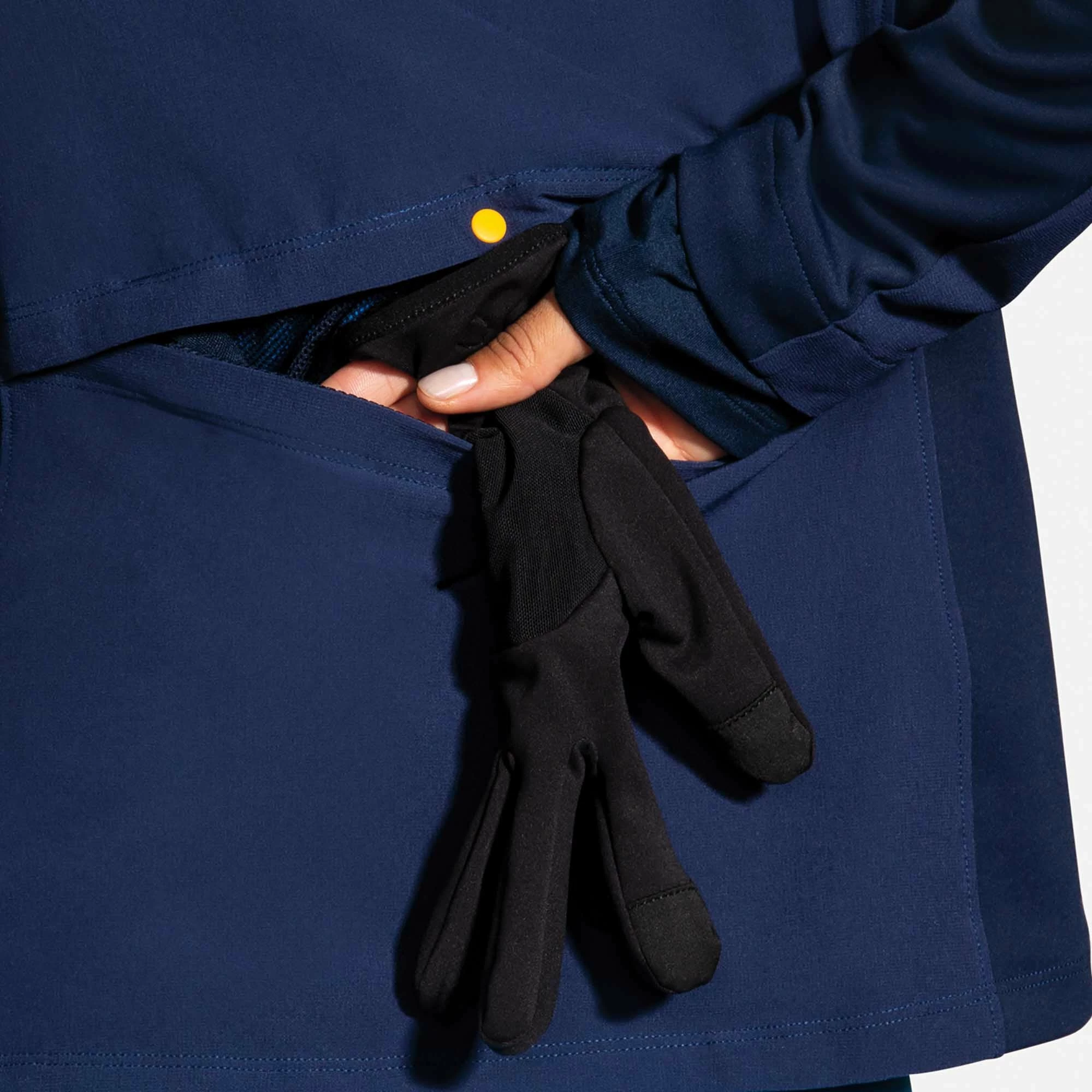 Brooks | Women's Fusion Hybrid Jacket 7 Brooks | Women's Fusion Hybrid Jacket - Image 5