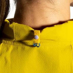 Brooks | Women's Canopy Jacket - Golden Hour -True Motion Sales Store 221521362 W Brooks CanopyJacket backclose