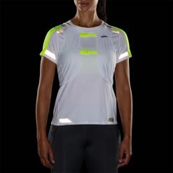 Brooks | Women's Run Visible Convertible Jacket 24 Brooks | Women's Run Visible Convertible Jacket -True Motion Sales Store 221560134 W Brooks RunVisibleConvertibleJacket frontdark