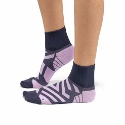 On | Women's Performance Mid Sock 8 On | Women's Performance Mid Sock -True Motion Sales Store 355.00833 W On PerformanceMidSock side
