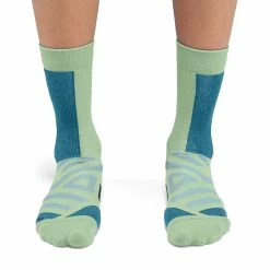 On | Women's Performance High Sock 8 On | Women's Performance High Sock -True Motion Sales Store 365.00839 On PerformanceHighSock front