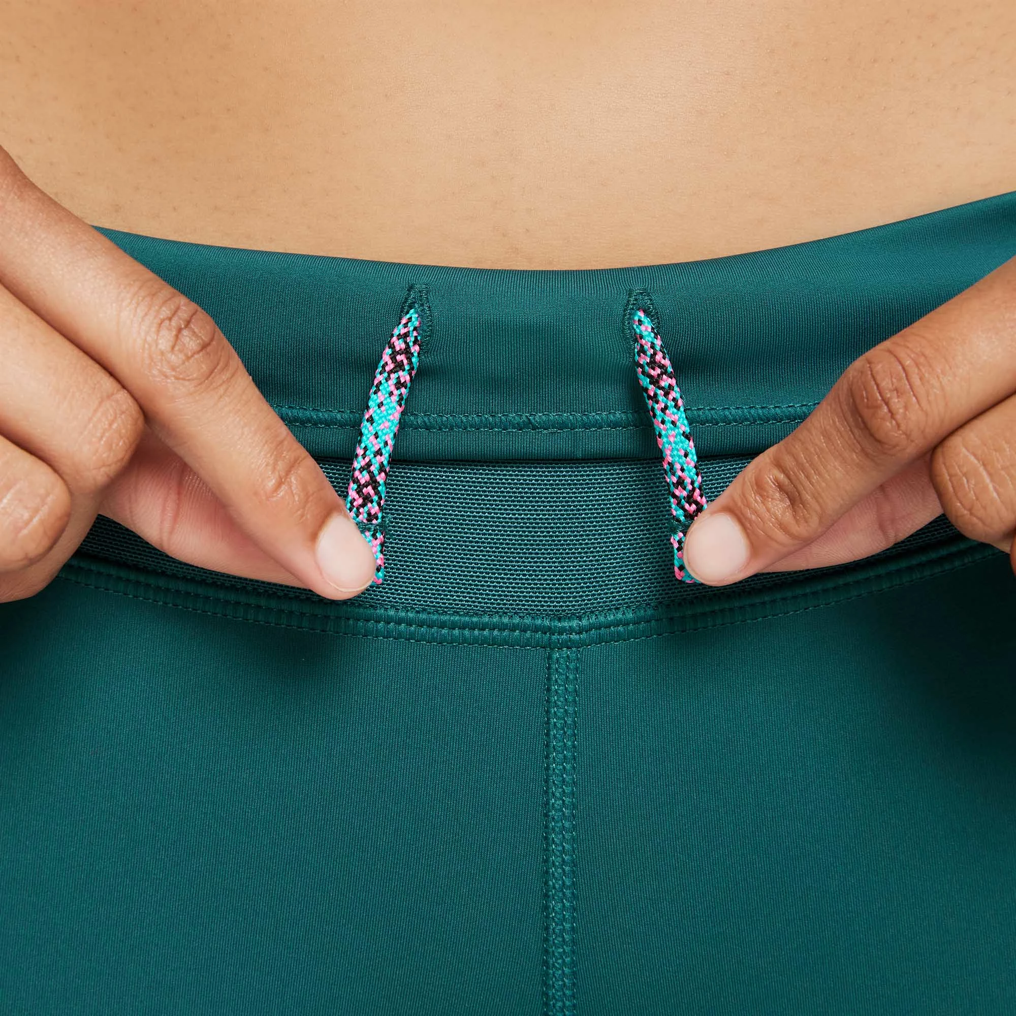 Nike | Women's Epic Luxe Tight Short Trail 8 Nike | Women's Epic Luxe Tight Short Trail - Image 6