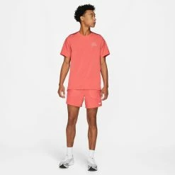 Nike | Men's Dri-Fit Run Division NV Rise 365 SS 12 Nike | Men's Dri-Fit Run Division NV Rise 365 SS -True Motion Sales Store DD4851814 M nike dfrdnvrise365ss model