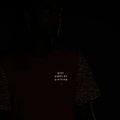 Nike | Men's Dri-Fit Run Division NV Rise 365 SS 15 Nike | Men's Dri-Fit Run Division NV Rise 365 SS -True Motion Sales Store DD4851814 M nike dfrdnvrise365ss reflect