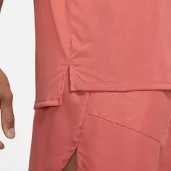 Nike | Men's Dri-Fit Run Division NV Rise 365 SS 16 Nike | Men's Dri-Fit Run Division NV Rise 365 SS -True Motion Sales Store DD4851814 M nike dfrdnvrise365ss seamdetail