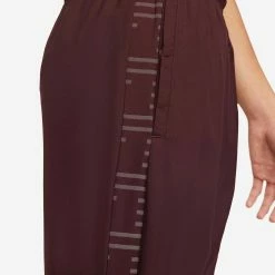 Nike | Men's DF Challenger Woven Flash Pant 16 Nike | Men's DF Challenger Woven Flash Pant -True Motion Sales Store DD6003 652 M Nike DFChallengerWovenFlashPant closeside