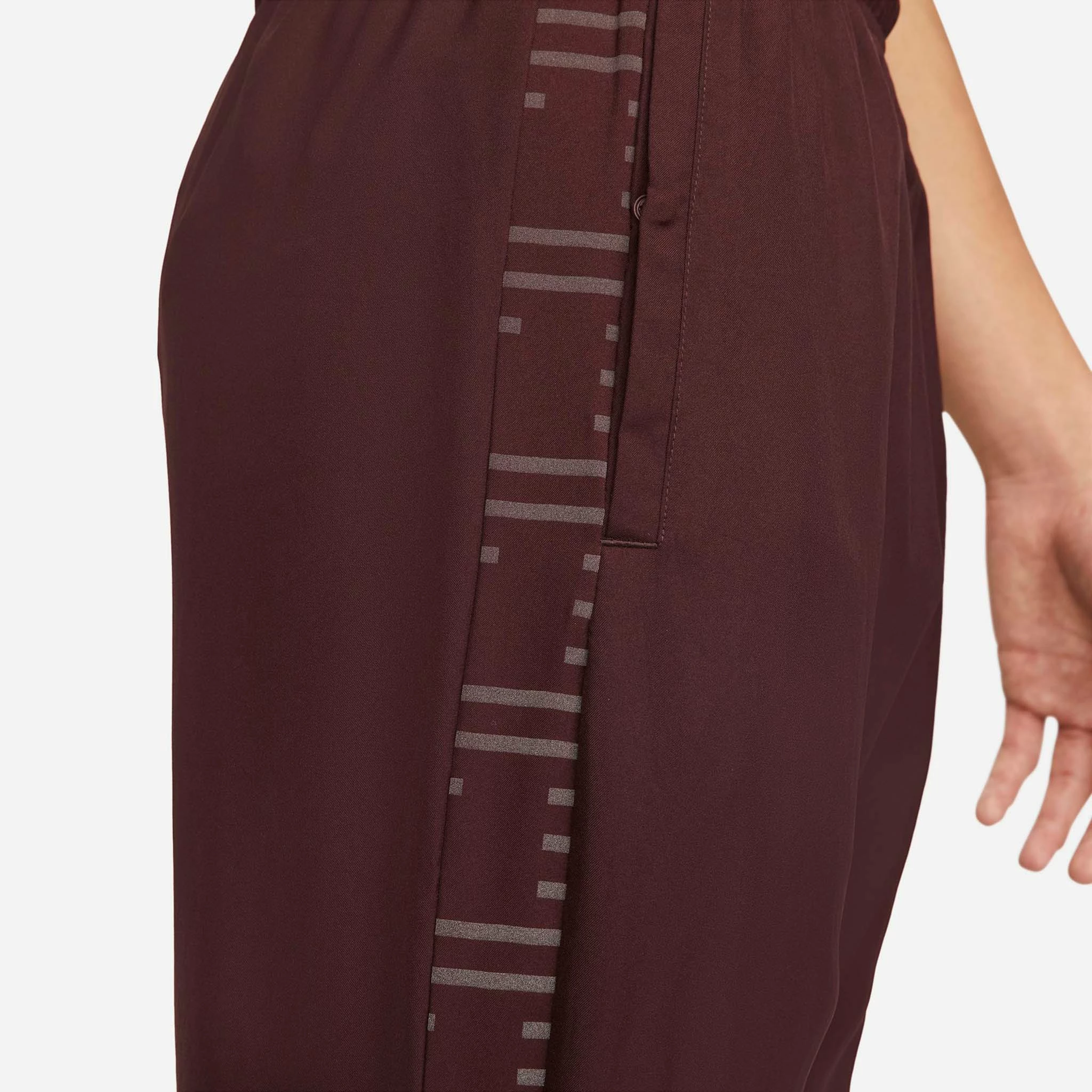 Nike | Men's DF Challenger Woven Flash Pant 8 Nike | Men's DF Challenger Woven Flash Pant - Image 6