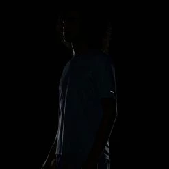 Nike | Men's DF UV Run Division Miler GX SS 15 Nike | Men's DF UV Run Division Miler GX SS -True Motion Sales Store DM4711 548 M Nike DFUVRunDivisionMilerGXSS frontdark