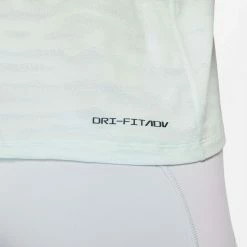 Nike | Women's DF ADV Run Division Engineered Tank 12 Nike | Women's DF ADV Run Division Engineered Tank -True Motion Sales Store DM7558 394 W Nike DFADVRunDivisionEngTank bottomclose