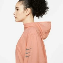 Nike | Women's Run DVN PKBL Jacket 15 Nike | Women's Run DVN PKBL Jacket -True Motion Sales Store DM7753 824 W Nike RunDVNPKBLJacket side