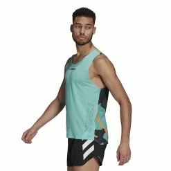 Adidas | Men's TERREX AGR Singlet GFX 18 Adidas | Men's TERREX AGR Singlet GFX -True Motion Sales Store GL1205 M adidas agrsingletgfx modelside