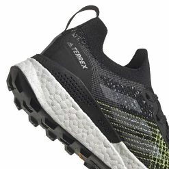 Adidas | Women's Terrex Two Ultra Primeblue Running Shoes 16 Adidas | Women's Terrex Two Ultra Primeblue Running Shoes -True Motion Sales Store H69068 F adidas terrextwoultra heeldetail