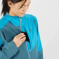 Salomon | Women's Bonatti Trail WP Jacket 15 Salomon | Women's Bonatti Trail WP Jacket -True Motion Sales Store LC1600400 F salomon bonattitrailwpjacket frontpocket