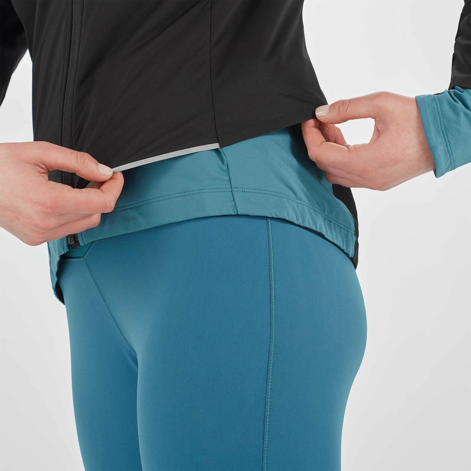 Salomon | Women's Light Shell Jacket 6 Salomon | Women's Light Shell Jacket - Image 4