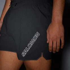Salomon | Men's Sense Aero 5'' Shorts - Deep Black 15 Salomon | Men's Sense Aero 5'' Shorts - Deep Black -True Motion Sales Store LC1870000 M Salomon SenseAero5 dark