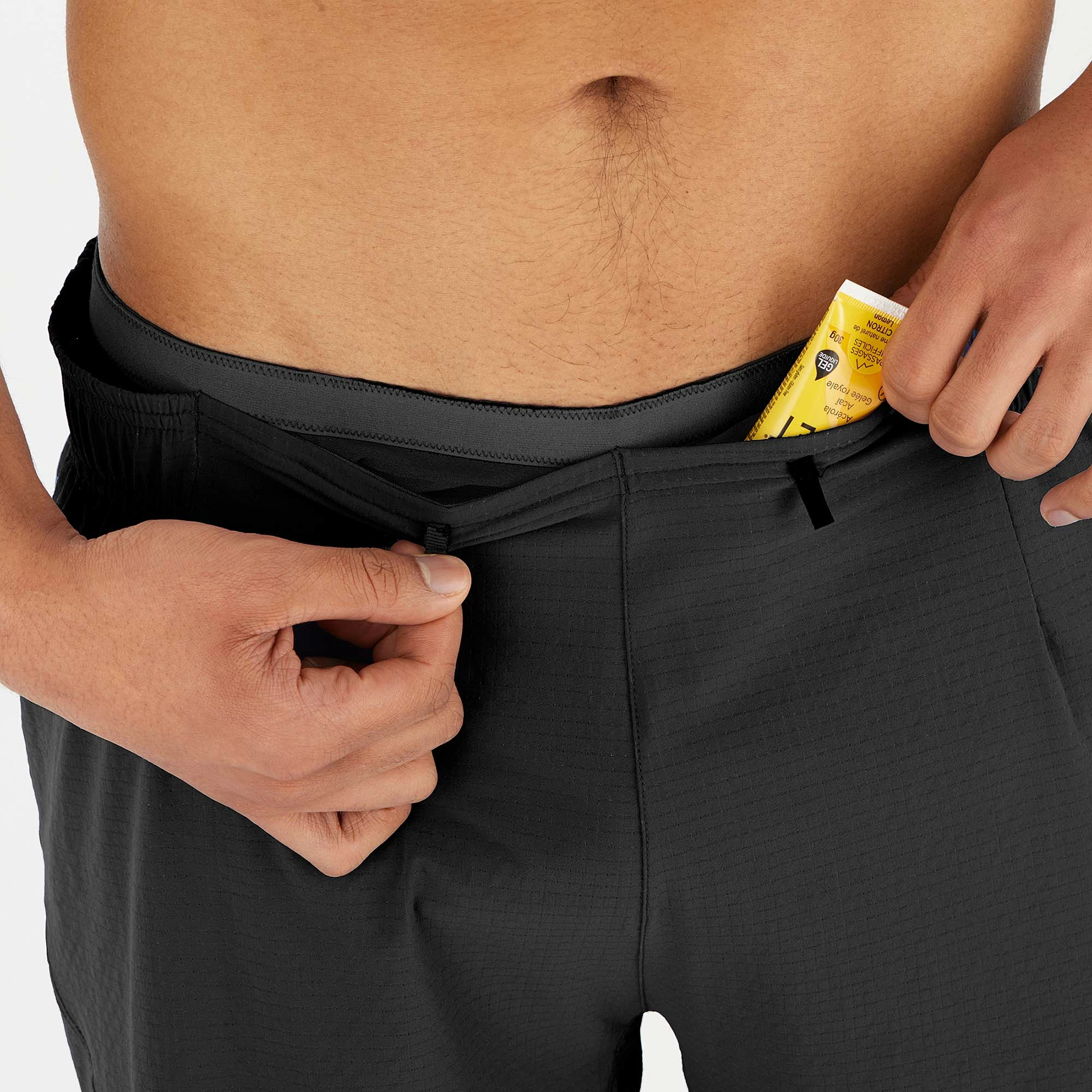 Salomon | Men's Sense Aero 5'' Shorts - Deep Black 7 Salomon | Men's Sense Aero 5'' Shorts - Deep Black - Image 5