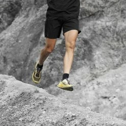 On | Men's Cloudultra Running Shoes -True Motion Sales Store M4499542 M onrunning cloudultra lifestyle2