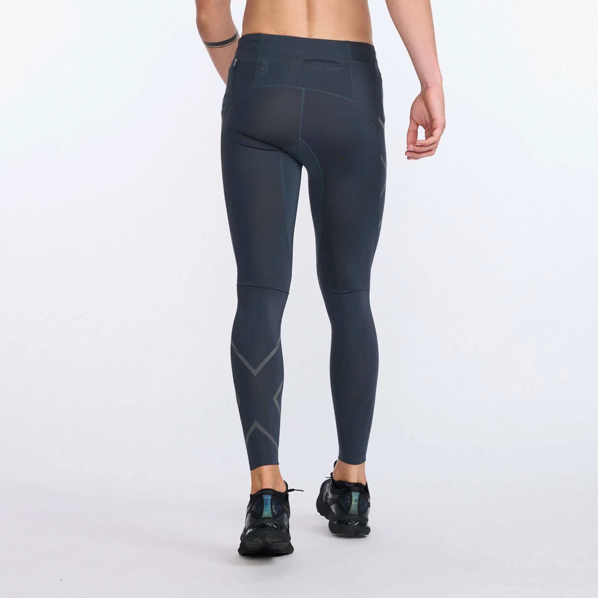 2XU | Men's Light Speed Compression Tight - India Ink 4 2XU | Men's Light Speed Compression Tight - India Ink - Image 2