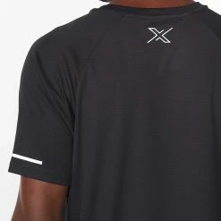 2XU | Men's Aero Tee - Black 11 2XU | Men's Aero Tee - Black -True Motion Sales Store MR6557ablksrf M aerotee detailback