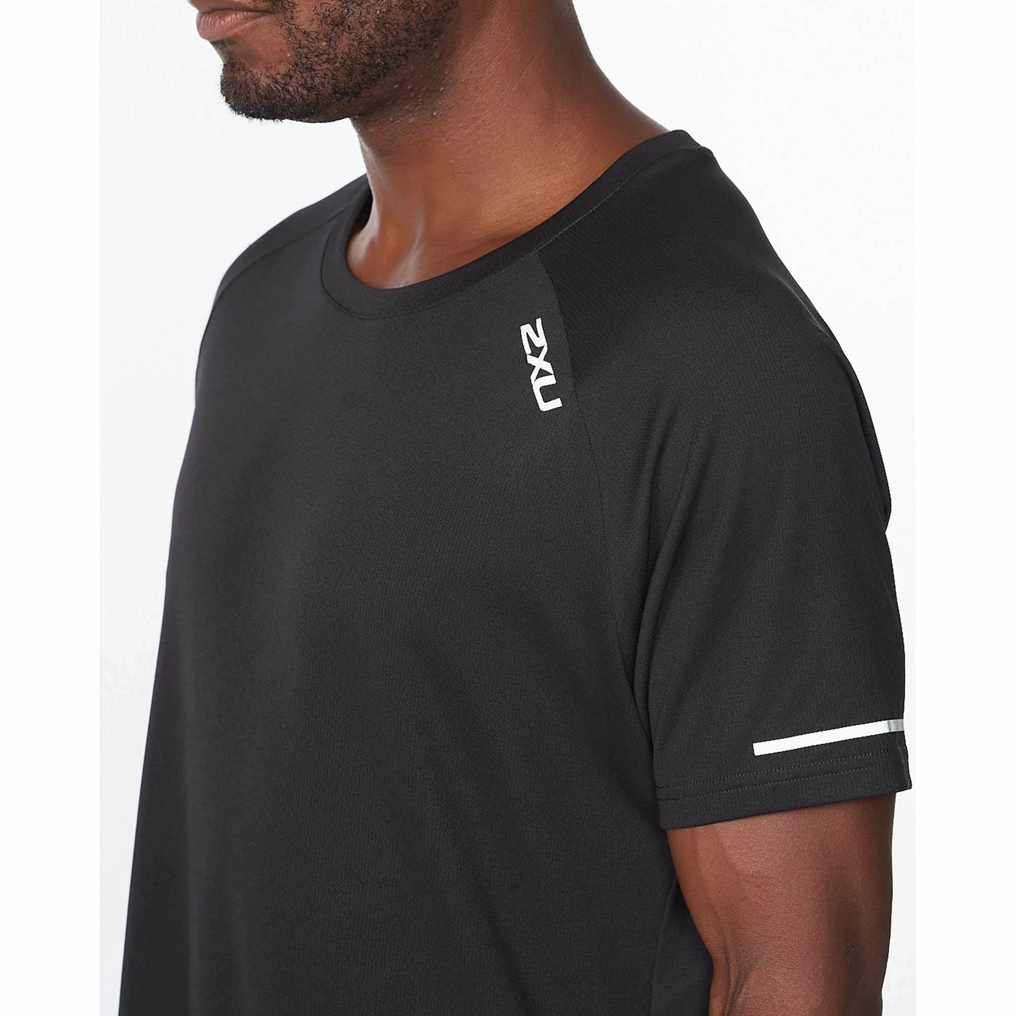 2XU | Men's Aero Tee - Black 6 2XU | Men's Aero Tee - Black - Image 4