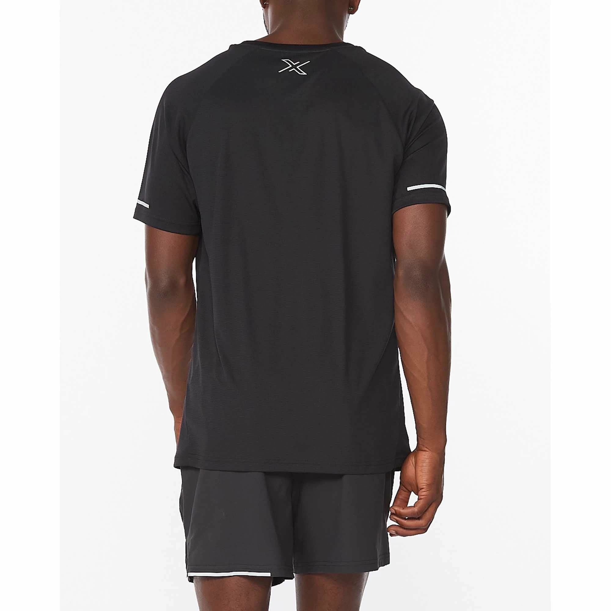 2XU | Men's Aero Tee - Black 4 2XU | Men's Aero Tee - Black - Image 2