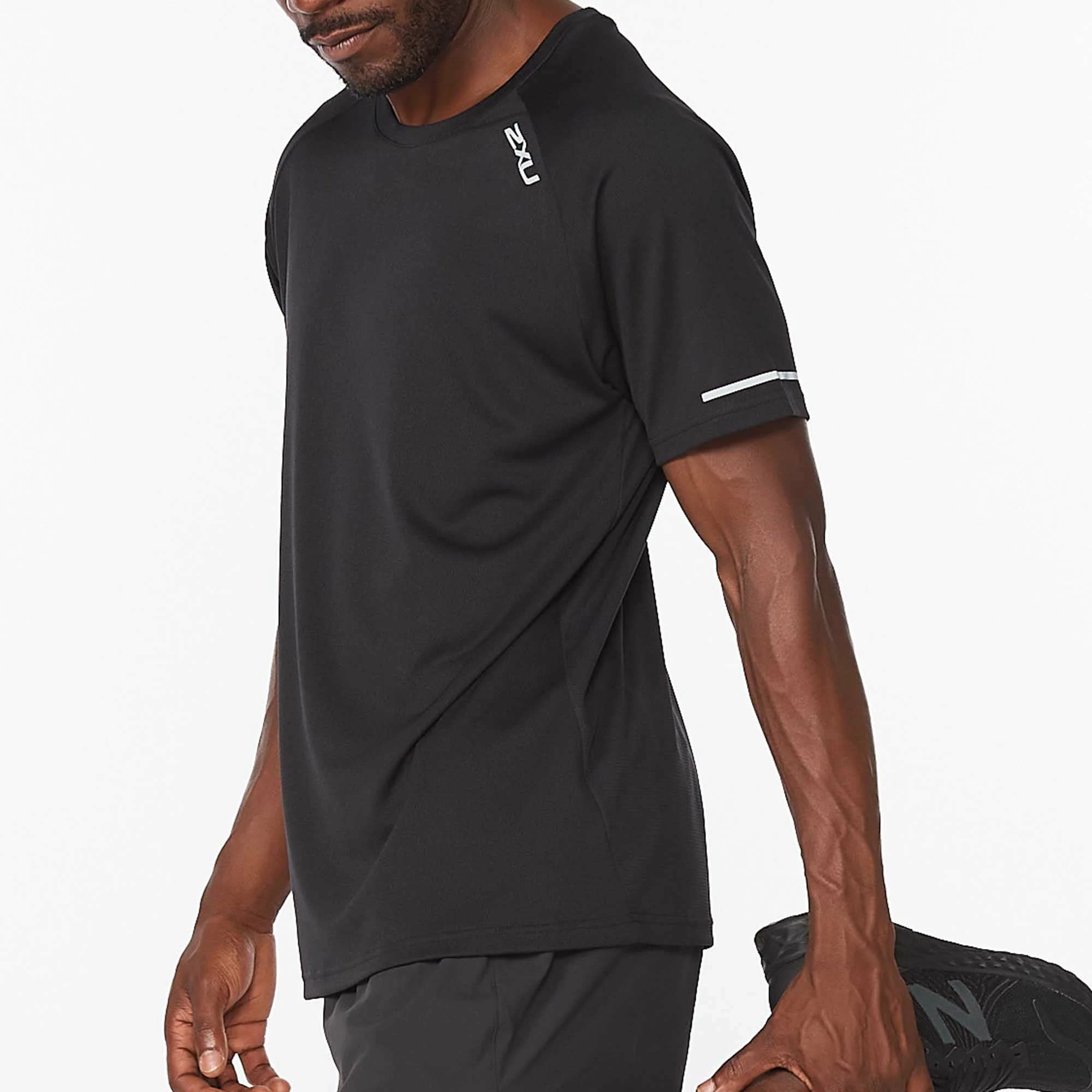 2XU | Men's Aero Tee - Black 5 2XU | Men's Aero Tee - Black - Image 3