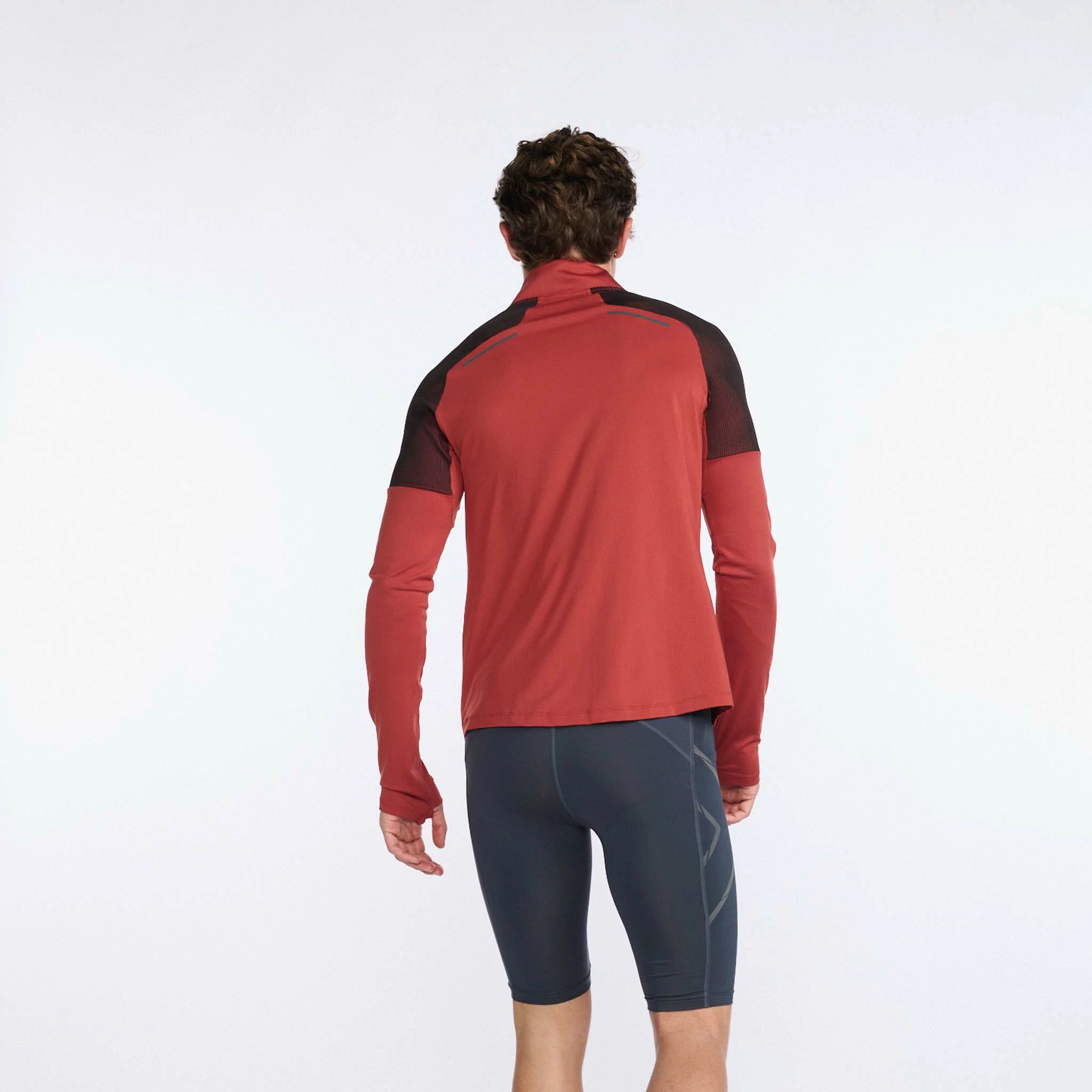 2XU | Men's Light Speed 1/2 Zip - Chilli Oil 4 2XU | Men's Light Speed 1/2 Zip - Chilli Oil - Image 2