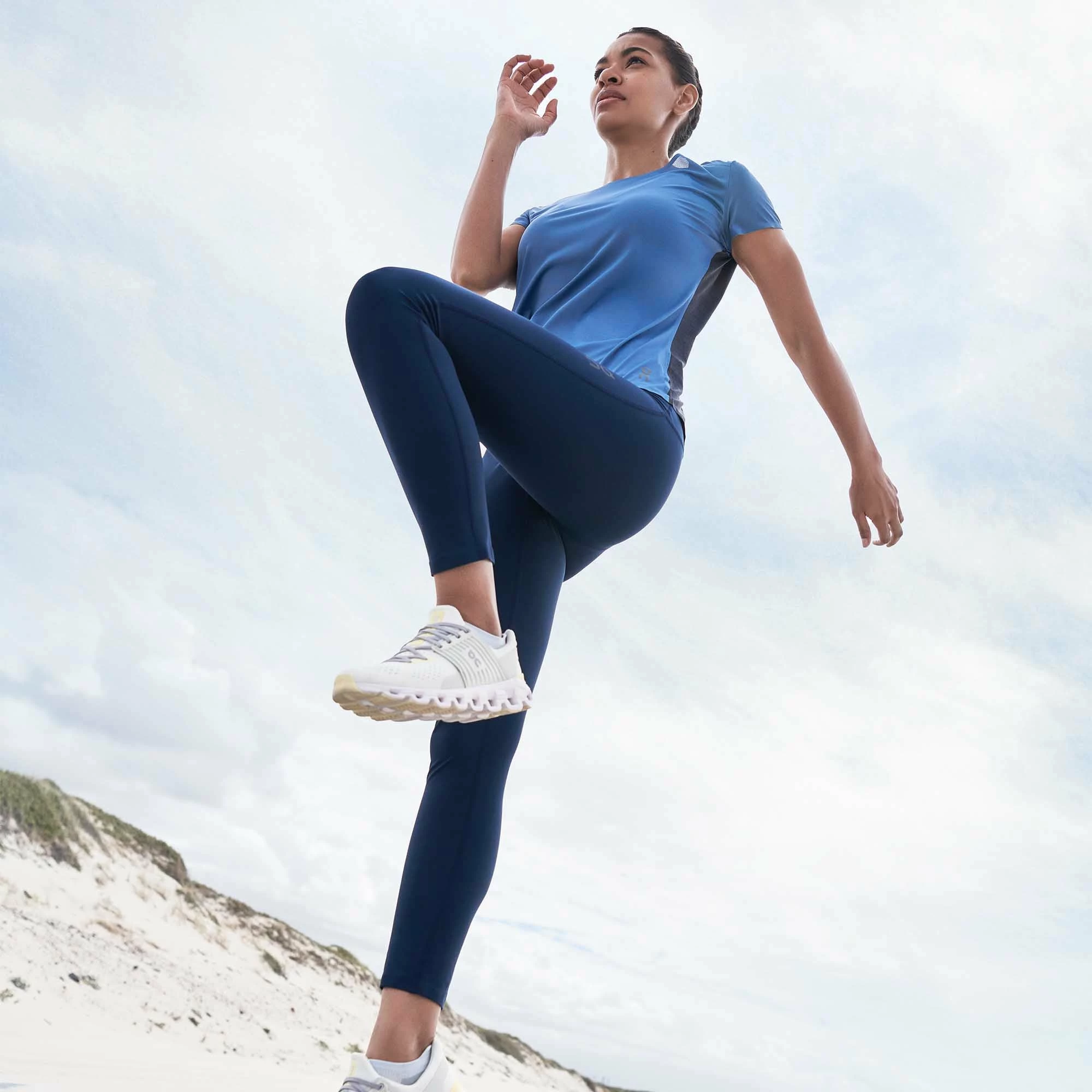 On | Women's Performance-T 5 On | Women's Performance-T - Image 3