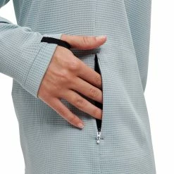 On | Women's Climate Shirt 15 On | Women's Climate Shirt -True Motion Sales Store W263.00472 W On ClimateShirt sidepocket