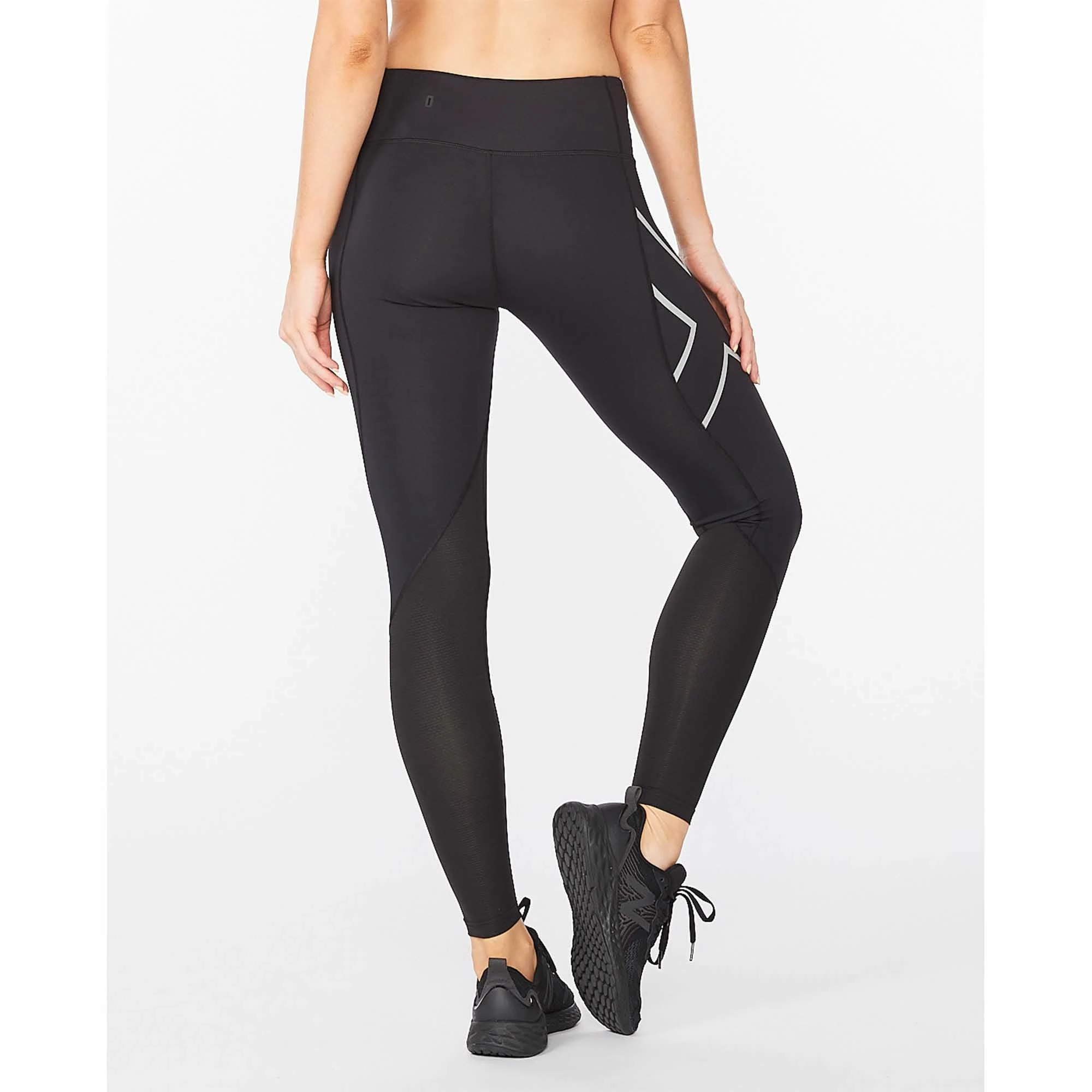 2XU | Women's Aero Vent Mid-Rise Compression Tights 4 2XU | Women's Aero Vent Mid-Rise Compression Tights - Image 2