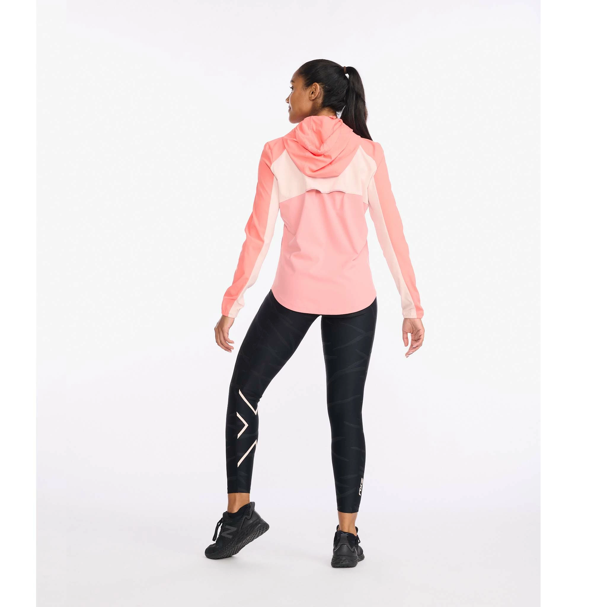 2XU | Women's Aero Jacket - Hyper Coral 5 2XU | Women's Aero Jacket - Hyper Coral - Image 3