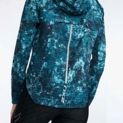 2XU | Women's Aero Jacket - Trailscape Blue 9 2XU | Women's Aero Jacket - Trailscape Blue -True Motion Sales Store WR6859aWTBSRF W 2XU AeroJacket backclose