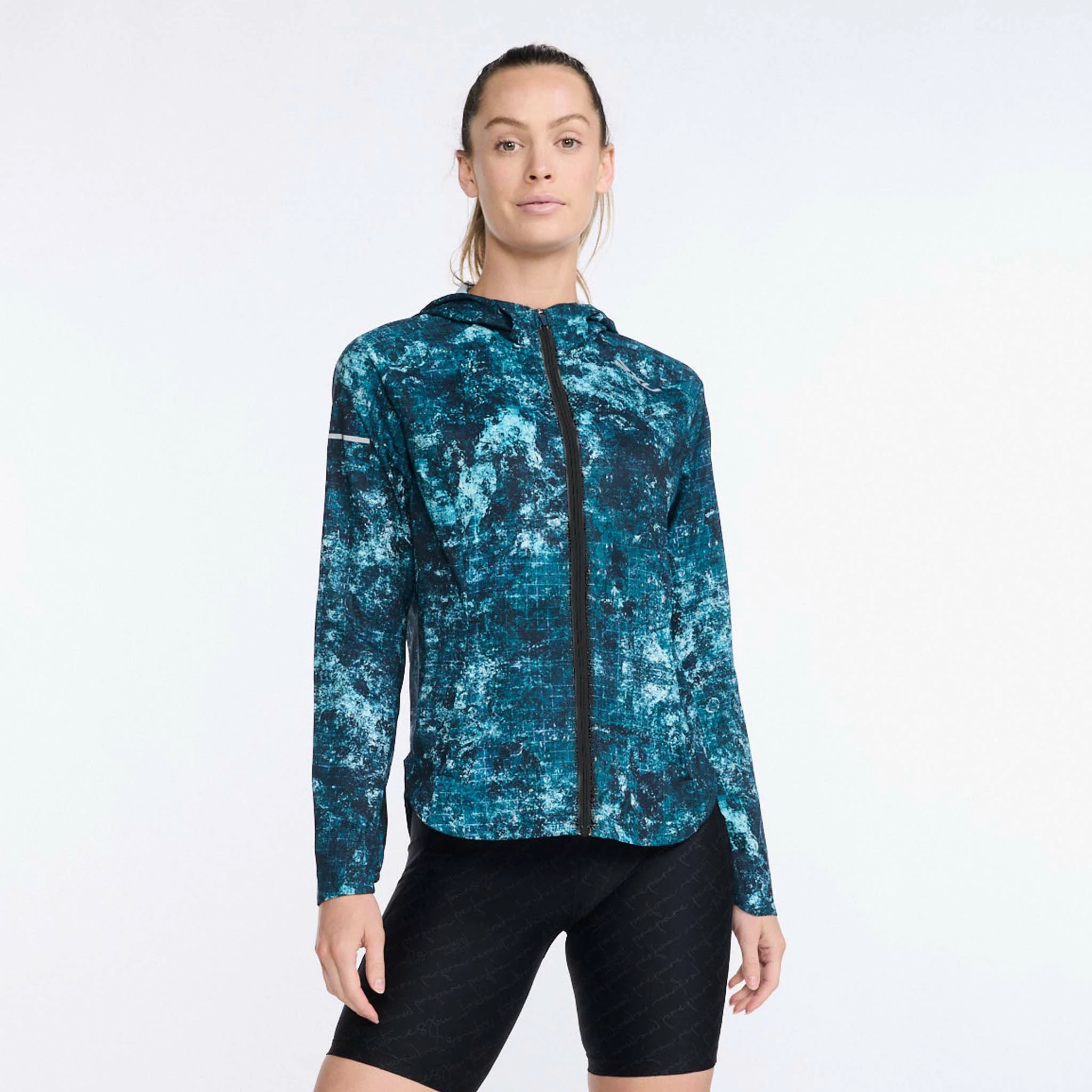 2XU | Women's Aero Jacket - Trailscape Blue 3 2XU | Women's Aero Jacket - Trailscape Blue